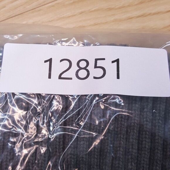 KYI KYI CANADA Womens Hat Gray Beanie Fold Up Ribbed Knit Faux Fur Pom Pom $71 - Picture 5 of 5